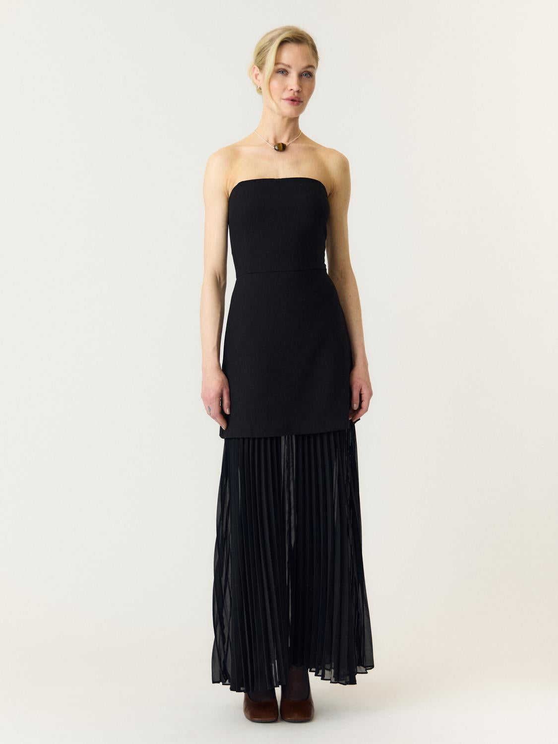 model_shot-front